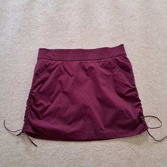Columbia Skort Women's Small Burgandy Plum Active Skirt With Shorts - Picture 2 of 13